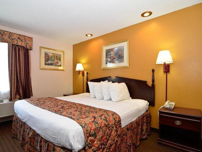 Red Roof Inn & Suites Jackson - Richland Екстер'єр фото