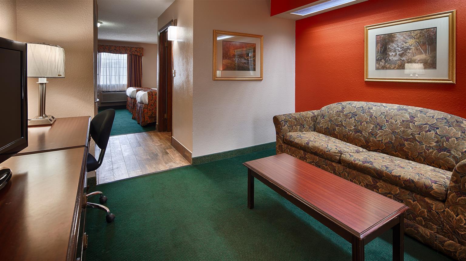 Red Roof Inn & Suites Jackson - Richland Екстер'єр фото