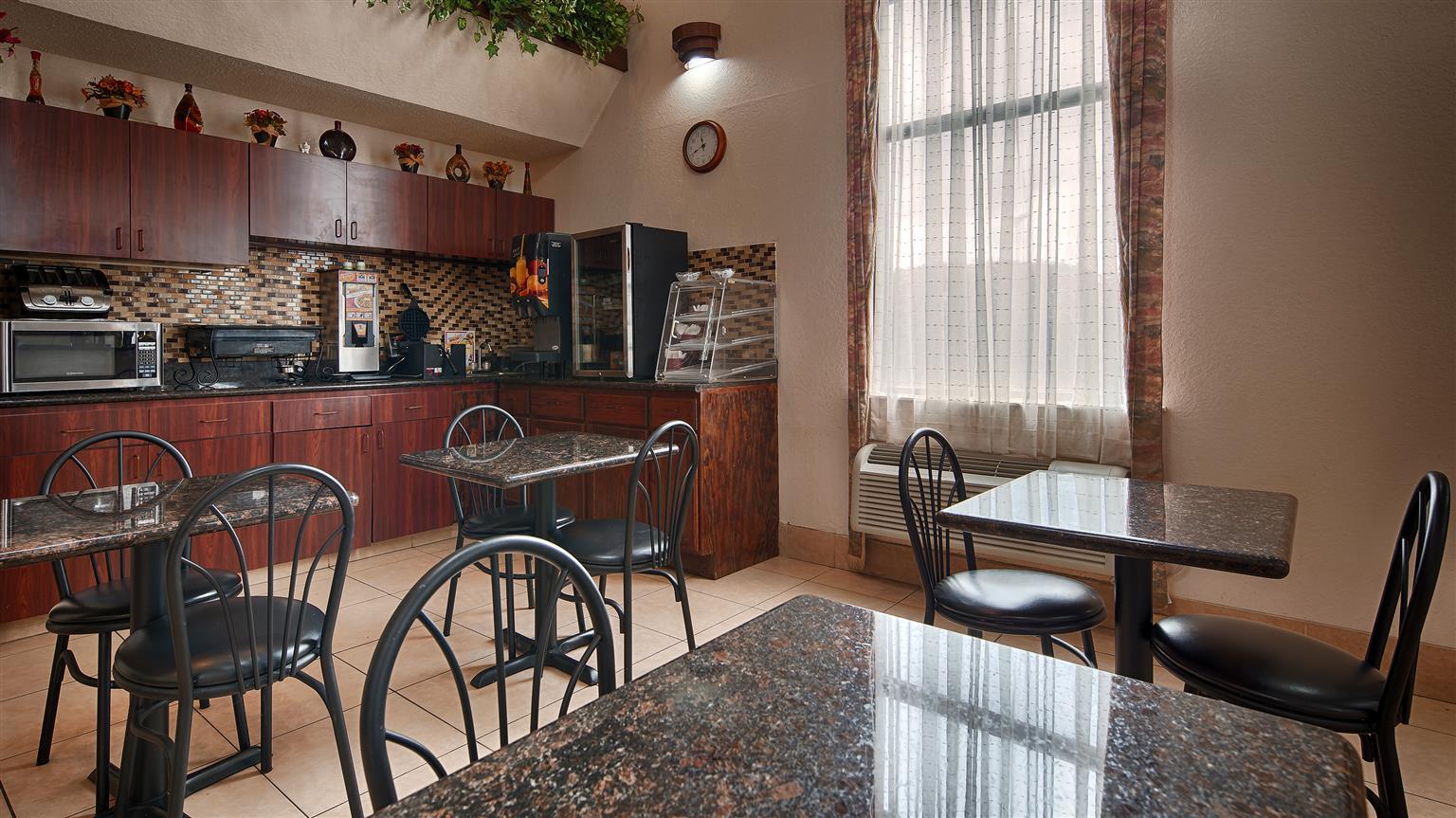 Red Roof Inn & Suites Jackson - Richland Екстер'єр фото