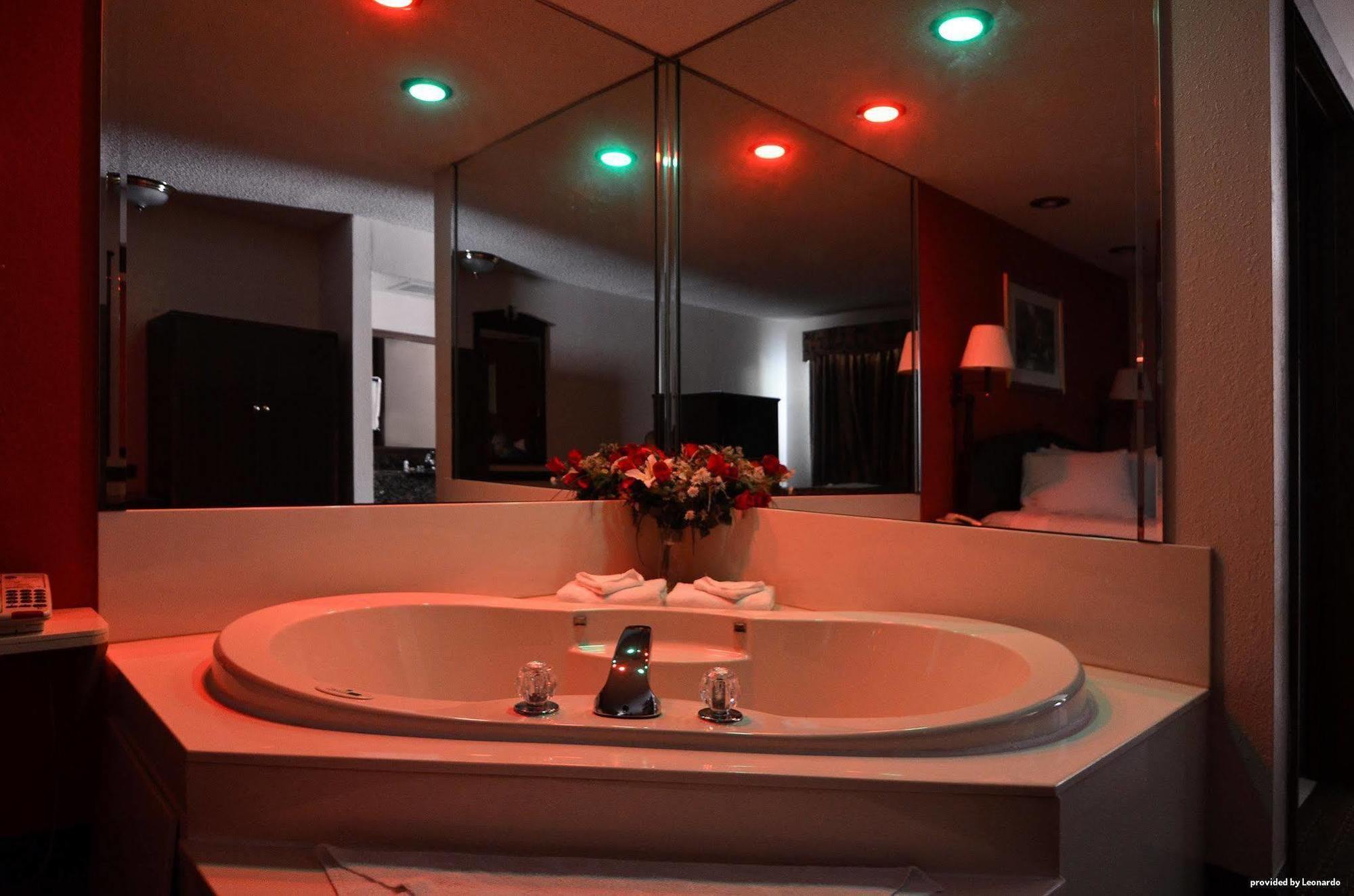 Red Roof Inn & Suites Jackson - Richland Номер фото