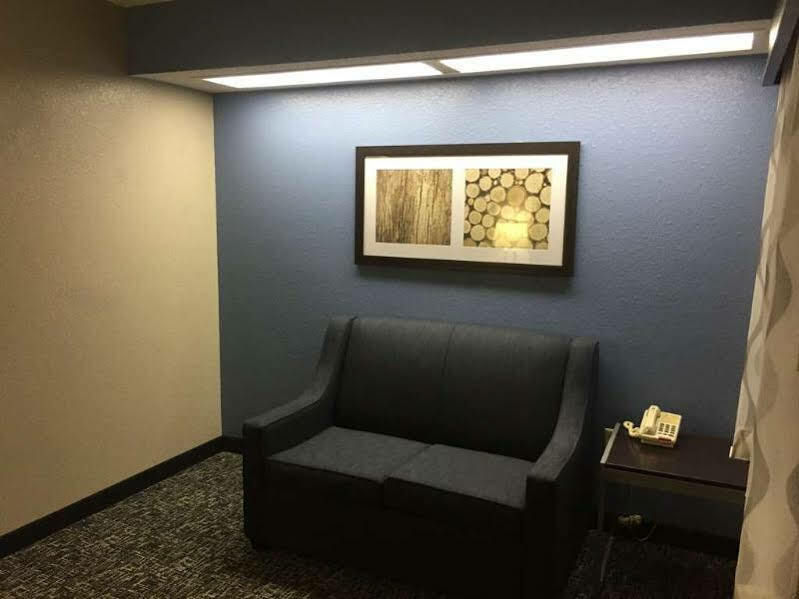 Red Roof Inn & Suites Jackson - Richland Екстер'єр фото