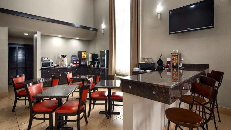 Red Roof Inn & Suites Jackson - Richland Екстер'єр фото